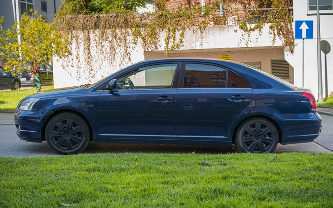 Toyota Avensis cena 9000 przebieg: 250000, rok produkcji 2003 z Chocianów małe 137